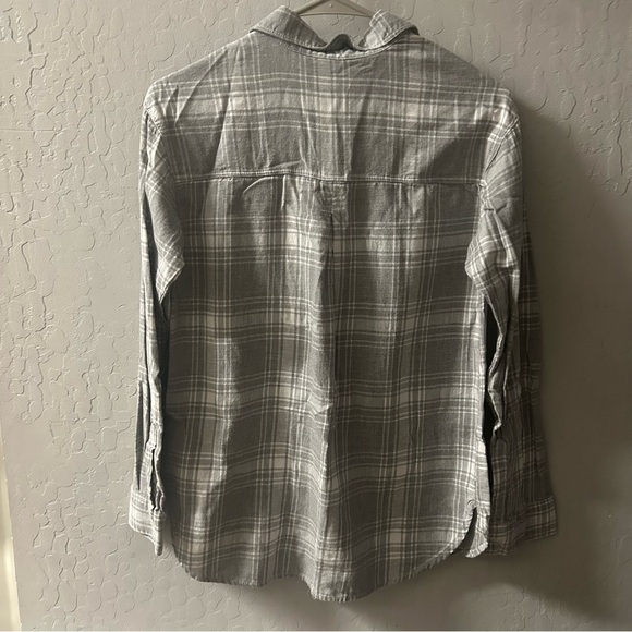 Old Navy The Boyfriend Grey and White Plaid Shirt - Picture 2 of 5